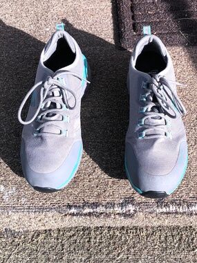 Men’s Skecher comp toe shoes